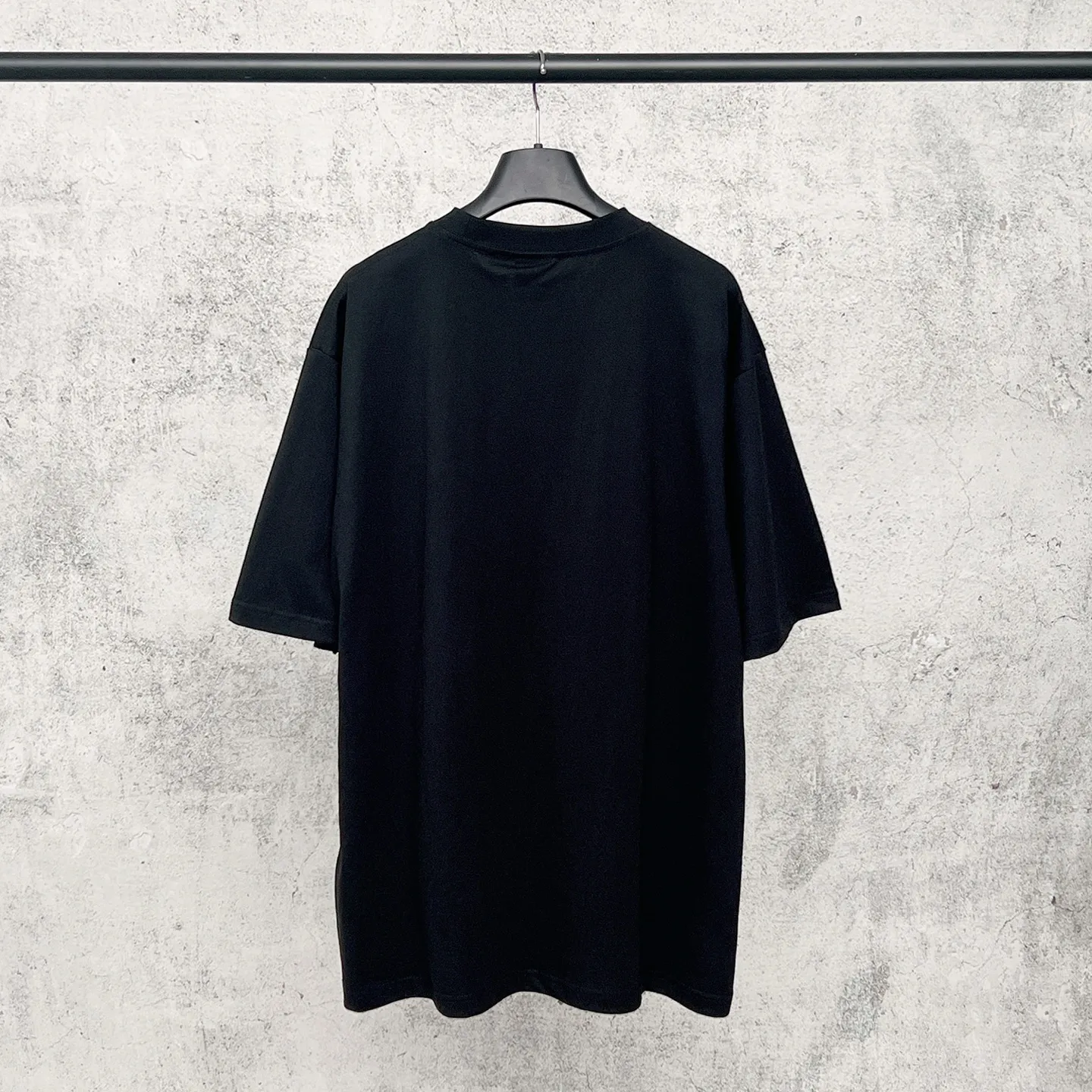 【 . Quality】BALENCI*GA/ .SS 26 New Arrival 。 Balenclag* T 。 . Authentic 。 ！ ZP 。 260 ， . ， ， 。 。 ， 。 OS . Same Style ：BL 263779 ：Black， Size：XS S M L